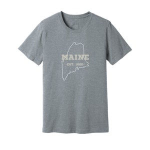 Maine est 1820 Karte Unisex Jersey T-Shirt, Maine Souvenir T-Shirt, Back-to-School Maine, Maine Weihnachtsgeschenk, Maine Geschenk, Männer Frauen Teen Maine T-Shirt, Maine Pride