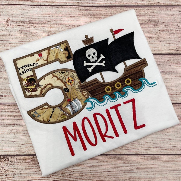 Piraten Geburtstag Shirt, Piratenschiff Motiv bestickt T-Shirt mit Namen und Nummer, Piraten Party Shirt, Jungen Geburtstag 1 2 3 4 5 6 7 8 9