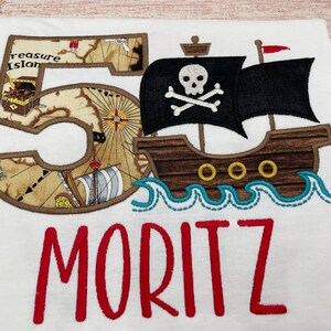 Piraten Geburtstag Shirt, Piratenschiff Motiv bestickt T-Shirt mit Namen und Nummer, Piraten Party Shirt, Jungen Geburtstag 1 2 3 4 5 6 7 8 9 Bild 3