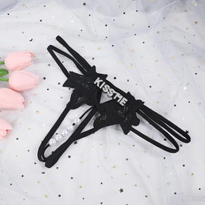 Ensemble cadeau string prénom personnalisé - Sous-vêtements personnalisés en dentelle avec perles, parfaite surprise d&#39;anniversaire pour femme ou petite amie