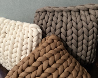 Chunky knit pillow, decorative pillow