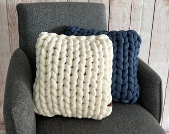 Chunky knit pillow, decorative pillow