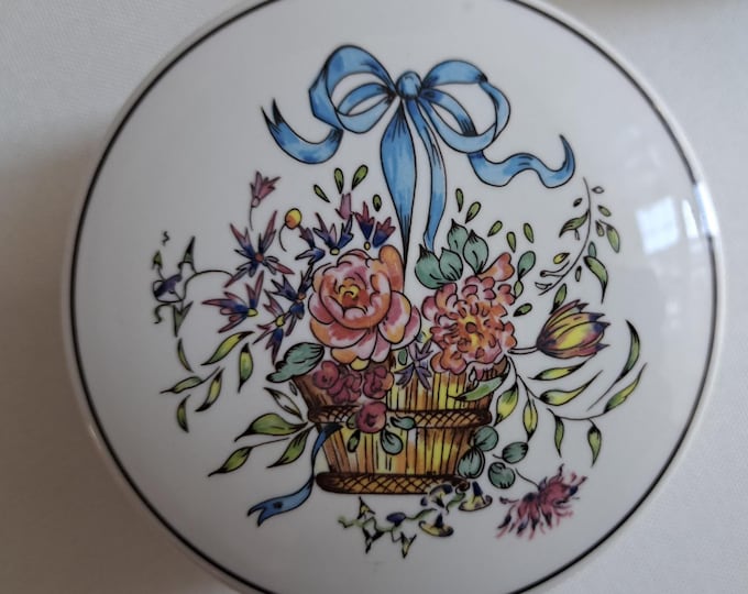 Villeroy & Boch Bonbonnières Floralies No. 4 and Jardins Français No. 1, lidded box, jewelry box, candy box