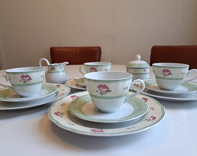 TCM/Tschibo breakfast set Marienbad Rote Rosen (4 pers.), breakfast plate, coffee cup, tea cup, sugar bowl, cream jug
