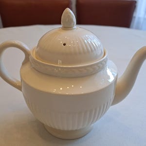 Wedgwood Edme teapot, teapot