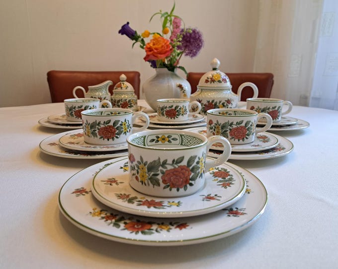 Villeroy & Boch Summerday breakfast set (6 pers.), teacup, breakfast plate, teapot, sugar bowl, milk jug