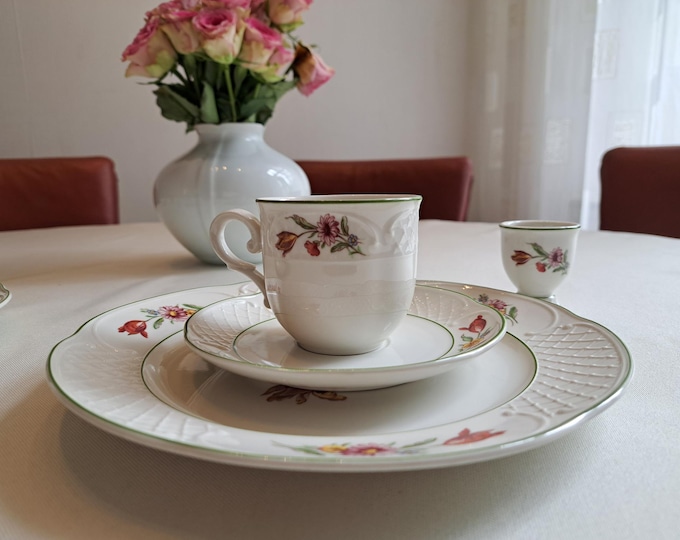 Villeroy & Boch Tulipe breakfast/brunch set: coffee cup and saucer, plate, egg cup