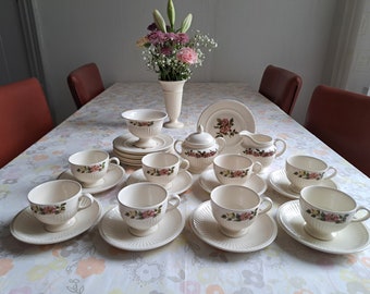 Wedgwood Edme Briar Rose tea set (8 persons)