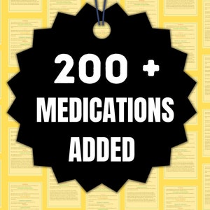 Pode incluir: Etiqueta preta com texto branco que diz "200+ MEDICAMENTOS ADICIONADOS" sobre um fundo amarelo de muitos quadrados pequenos brancos com texto.