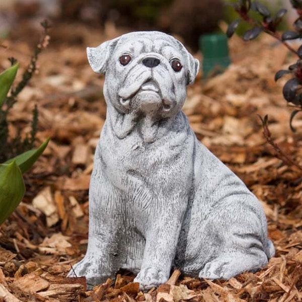 Steinfigur Hund Mops mittel