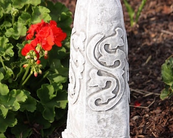 Antique frost-resistant stone obelisk figure – classic garden sculpture, cast stone, handmade, gift