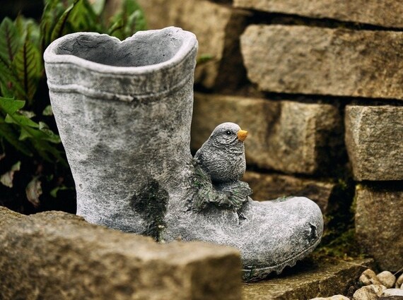 Steinfigur Pflanzschale Stiefel mit Vogel 22 cm frostfest  rustikaler  Pflanztopf Gartendeko Steinguss handgefertigt Geschenk - Etsy.de