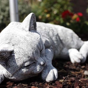 Large sleeping stone cat figure, frost-resistant – impressive sleeping cat garden decoration, cast stone, handmade gift image 2