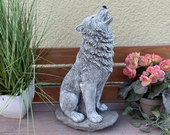 Large frost-resistant stone wolf figure – majestic wild wolf garden decoration, cast stone, handmade gift