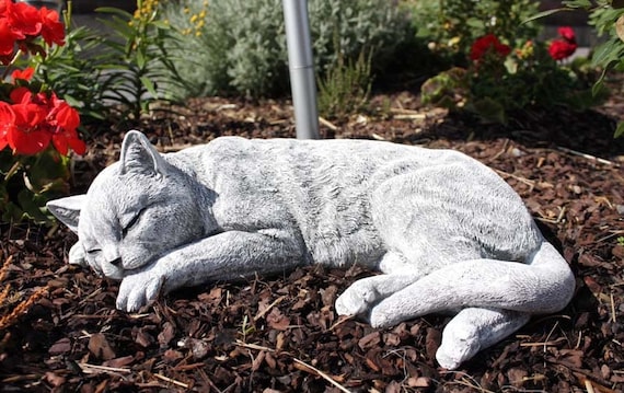 Steinfigur große Katze schlafend frostfest – imposante schlafende Katze Gartendeko Steinguss handgefertigt Geschenk