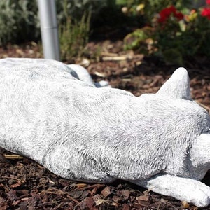Large sleeping stone cat figure, frost-resistant – impressive sleeping cat garden decoration, cast stone, handmade gift image 3
