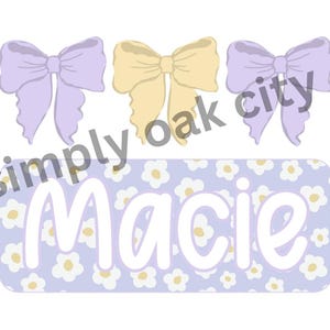 Nome personalizzato per ragazze con fiocco rosa floreale in stile preppy, design per maglietta per bambini in formato PNG, civetta con targhetta con nome, design a sublimazione