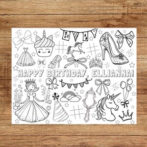 Pode incluir: Página para colorir em preto e branco com ilustrações temáticas de princesas. Inclui uma princesa, um unicórnio, saltos altos, laços e o texto "HAPPY BIRTHDAY, ELLIANNA!".