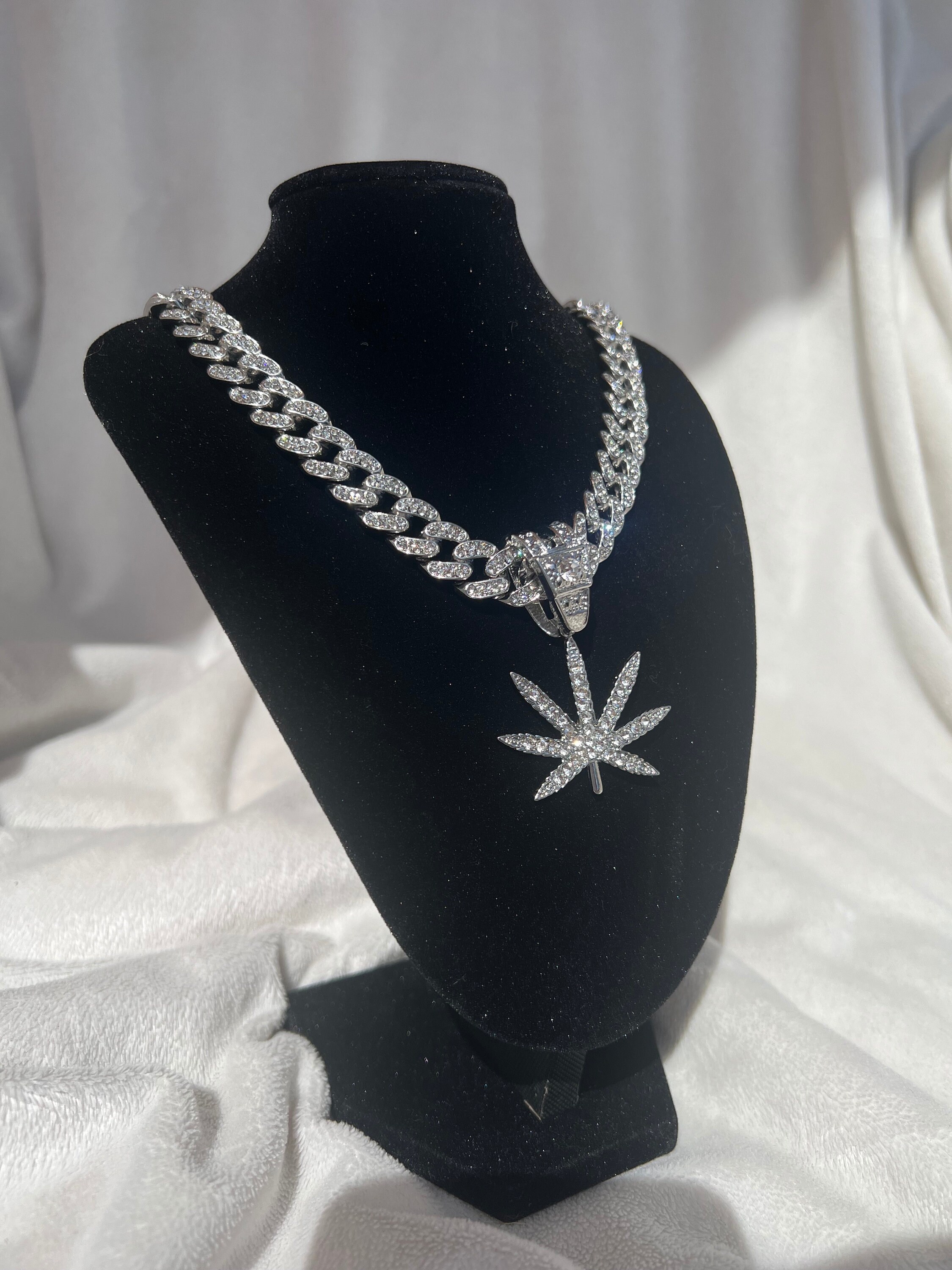 Iced out weed chain shop