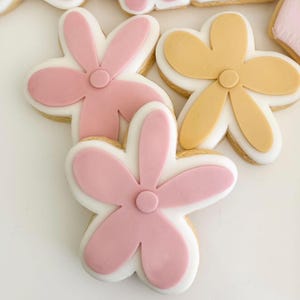 Abstract Daisy Cookie Stamp & Cutter, Debosser, Fondant Stamp, Daisies, Floral, Daisy One, Birthday Cookies, Cookie Cutter, 3d Printed