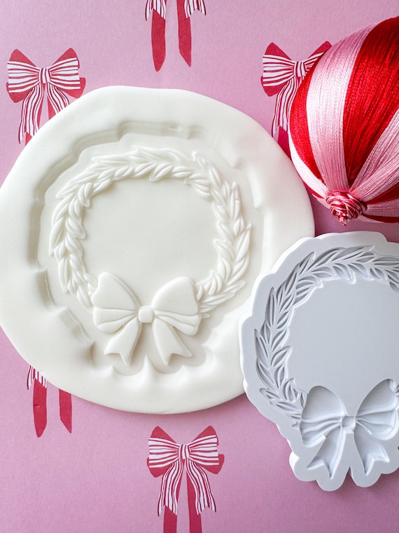 Christmas Wreath with Bow Cookie Stamp & Cutter (90mm)