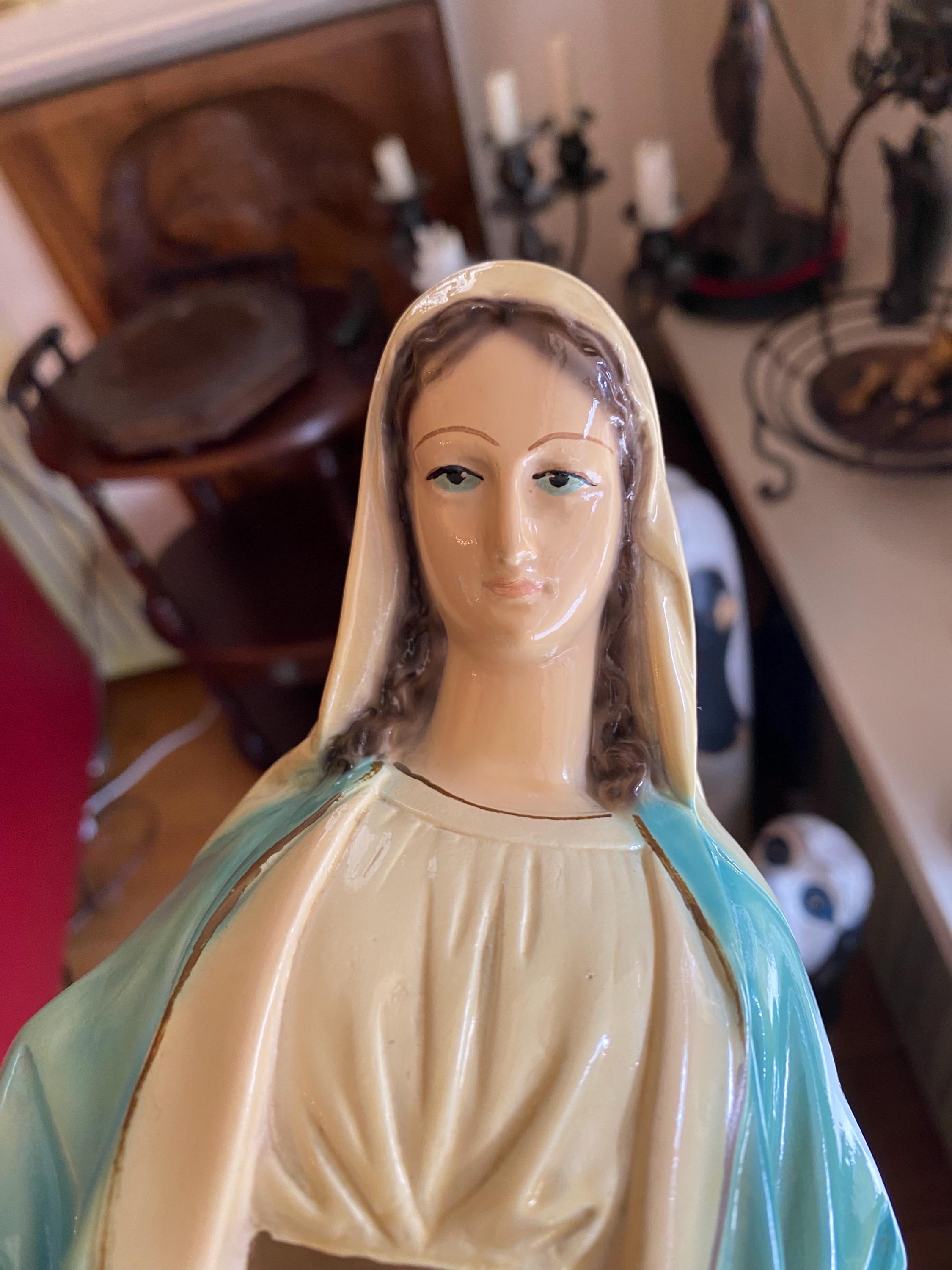 蛇の足に足を乗せた聖母マリアを描いた 美しく重厚な古い石像 高さ41cm - 日本