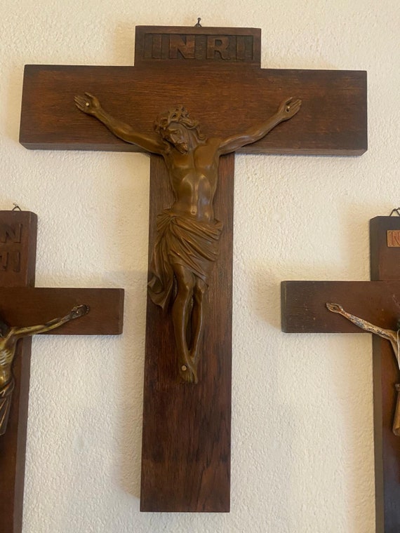 イエス・インリのアンティーク十字架、コーパス、ブロンズ。 52x38 cm