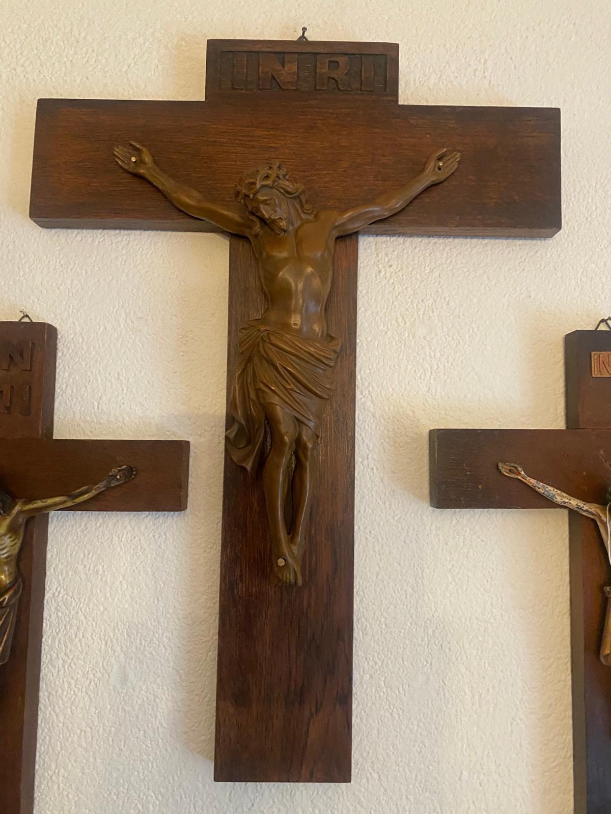 イエス・インリのアンティーク十字架、コーパス、ブロンズ。 52x38 cm