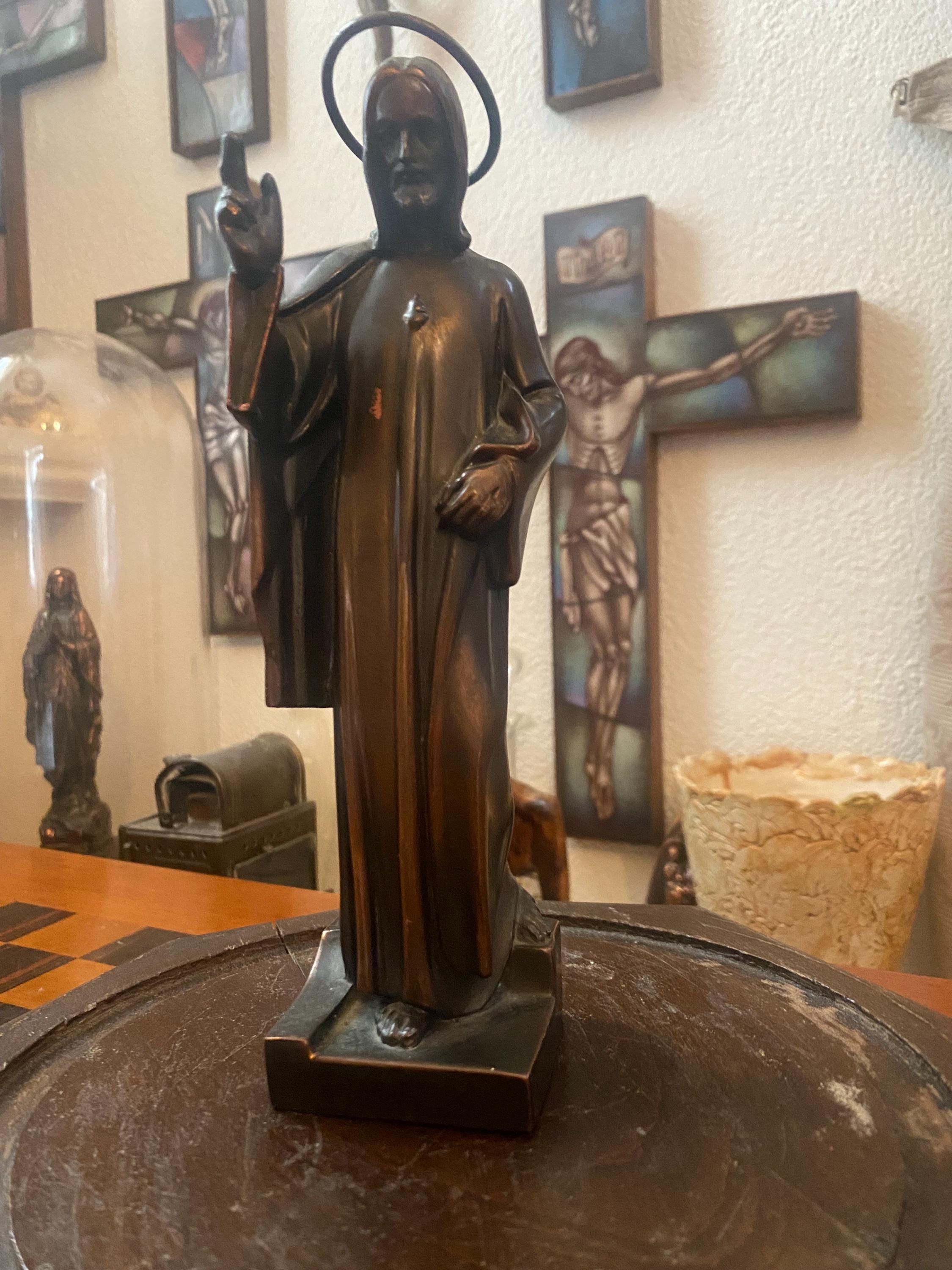 美しいアンティークブロンズ像。ブロンズ製のイエス像。高さ22cm