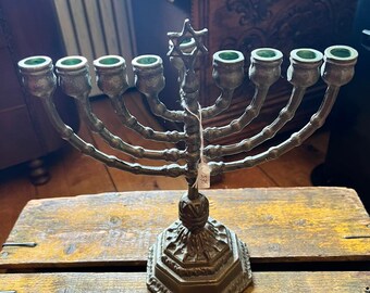 Beautiful old Jewish candlestick, 27.7 cm high, 8 arms, 1 servant.