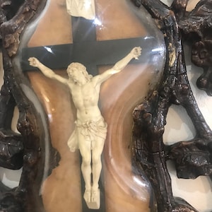 Very old Wall hanging, 1750, Jesus Inri on the cross behind convex glass, crucifix, crucifix,