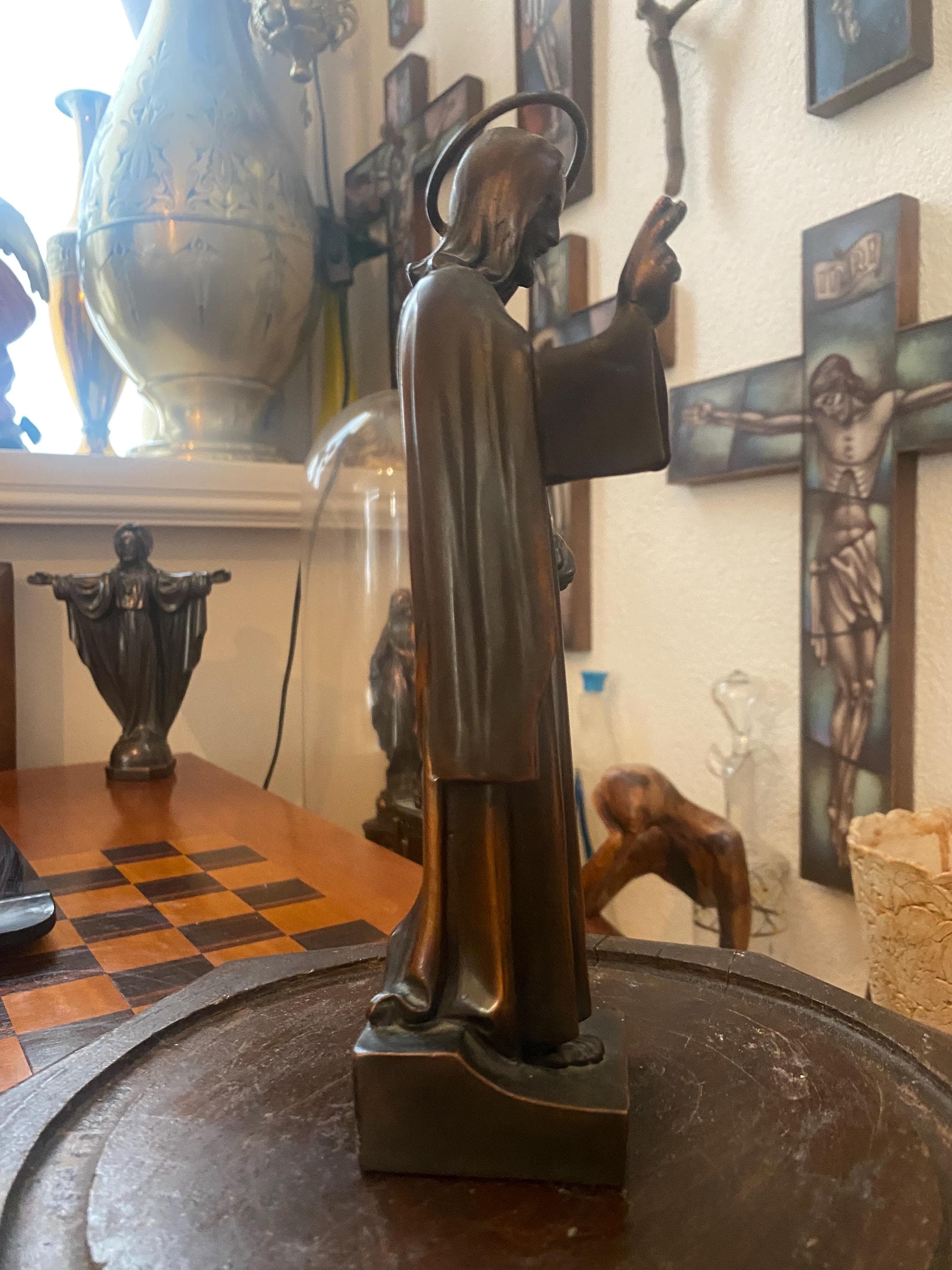 美しいアンティークブロンズ像。ブロンズ製のイエス像。高さ22cm