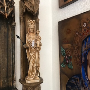 Mary statue with child Jesus Christ, 1920, antique Dutch religious statue sculpture Holy mother madonne, madonna, old.