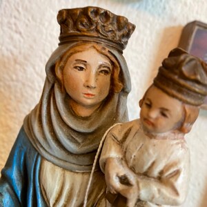 Mary with Child statue without console, very rare example (1920-1950). Old, Dutch religious statue sculpture. 8.5 inches, 21 cm