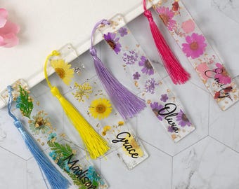 Personalized Pressed Daisy Bookmark: Custom Resin Floral Reader Gift