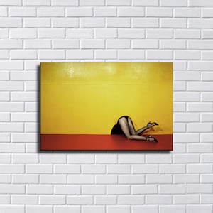 36x24" Zoll - Guy Bourdin inspirierter Kunstdruck. Neuer HD Druck. Leinwand, fertig zum Aufhängen. Großes Poster. Pop Art. Wohnkultur Wandbild