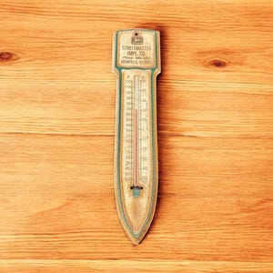John Deere Vintage Soil Thermometer for Garden & Farming – Accurate Outdoor Temperature Gauge Decor