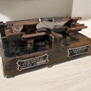 Griswold Film Splicer Model R2 Vintage 8mm Movie Editing Equipment Classic Movie Maker Tool Collectible
