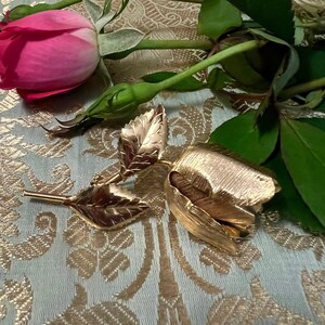 Lovely Vintage Gold-Tone Brushed Rose Brooch