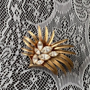 Vintage Kramer Gold Tone Rhinestone Brooch: 1950s Leaf Spray Design