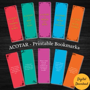 Puede incluir: Un conjunto de diez marcadores imprimibles con citas de la serie A Court of Thorns and Roses. Los marcadores son de varios colores, incluyendo rojo, rosa, azul, verde y naranja. Cada marcador tiene una cita diferente de la serie, y el título del libro está impreso en la parte superior de cada marcador.