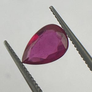 Rubí rojo de 6 x 9 mm, 1,45 quilates, talla brillante facetada en forma de pera, piedra preciosa suelta rellena de vidrio