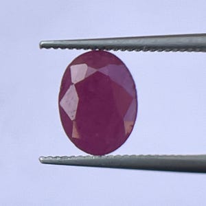 9 x 7 mm 天然ルビー オーバルファセットルースジェムストーン 2.00カラット レッドルビー