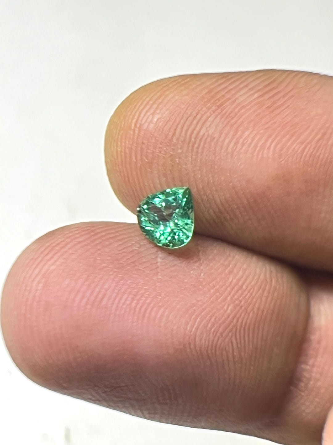 Natural Big 700 Ct. Pear Cut Green Emerald – Loose Gemstone, EGL Certified (Brazil Origin)
