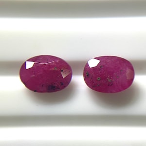 Coppia di rubini ovali naturali sfaccettati da 8 x 6 mm / Gioielli per anelli e orecchini di tendenza