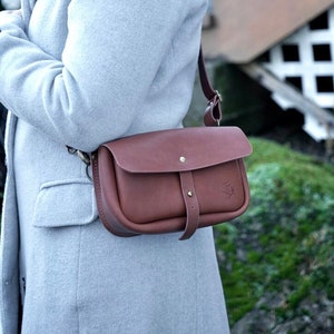 Kleine Leder Geldbörse für Damen, verstellbarer / umwandelbarer Riemen für Schulter / Taille, Premium-Ledergürteltasche