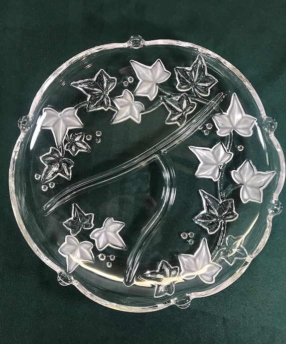 Vintage weiss molded glass - Gem