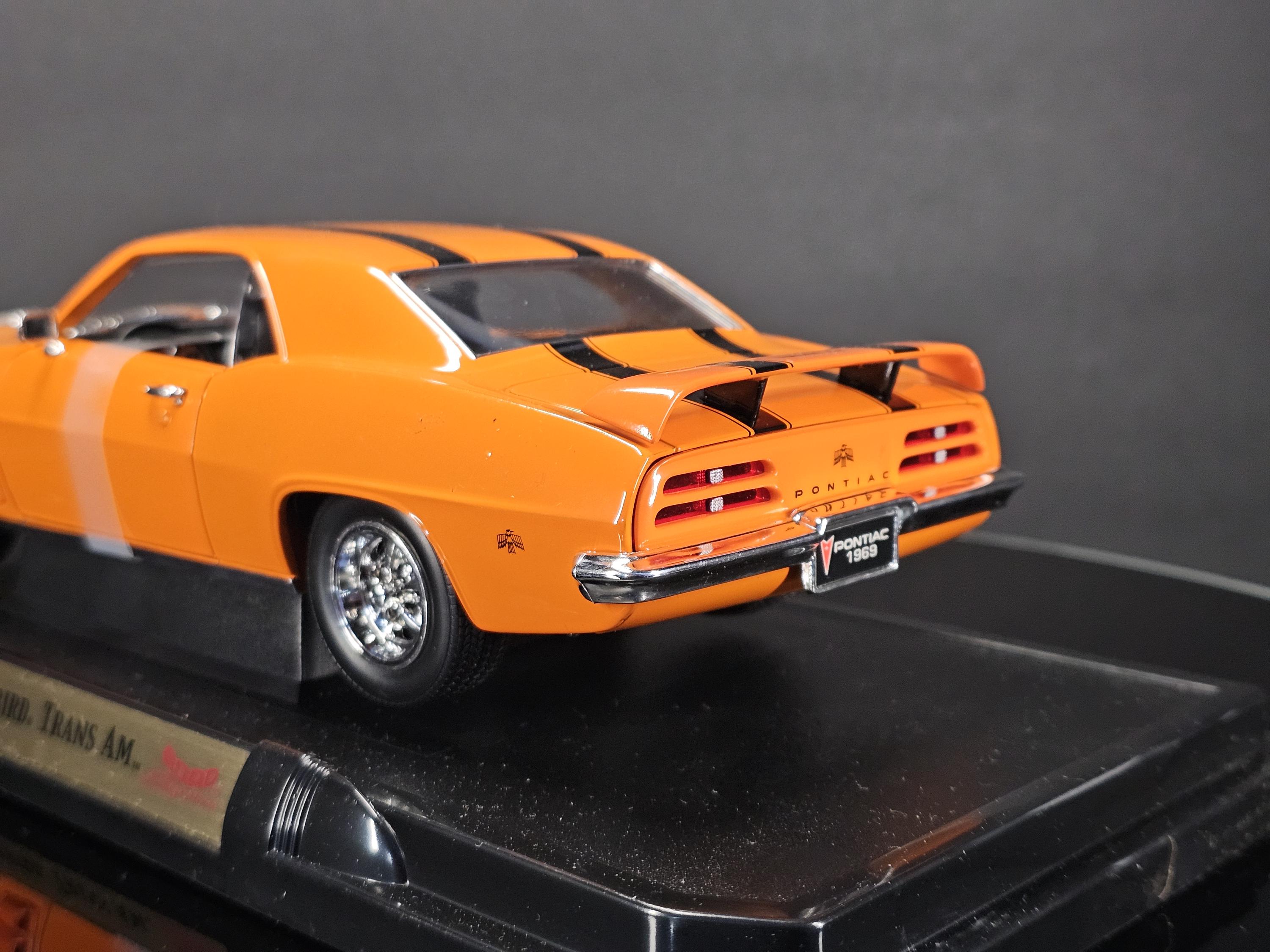1969 Pontiac Firebird Trans Am 1/18 Scale Diecast Model Car | Road