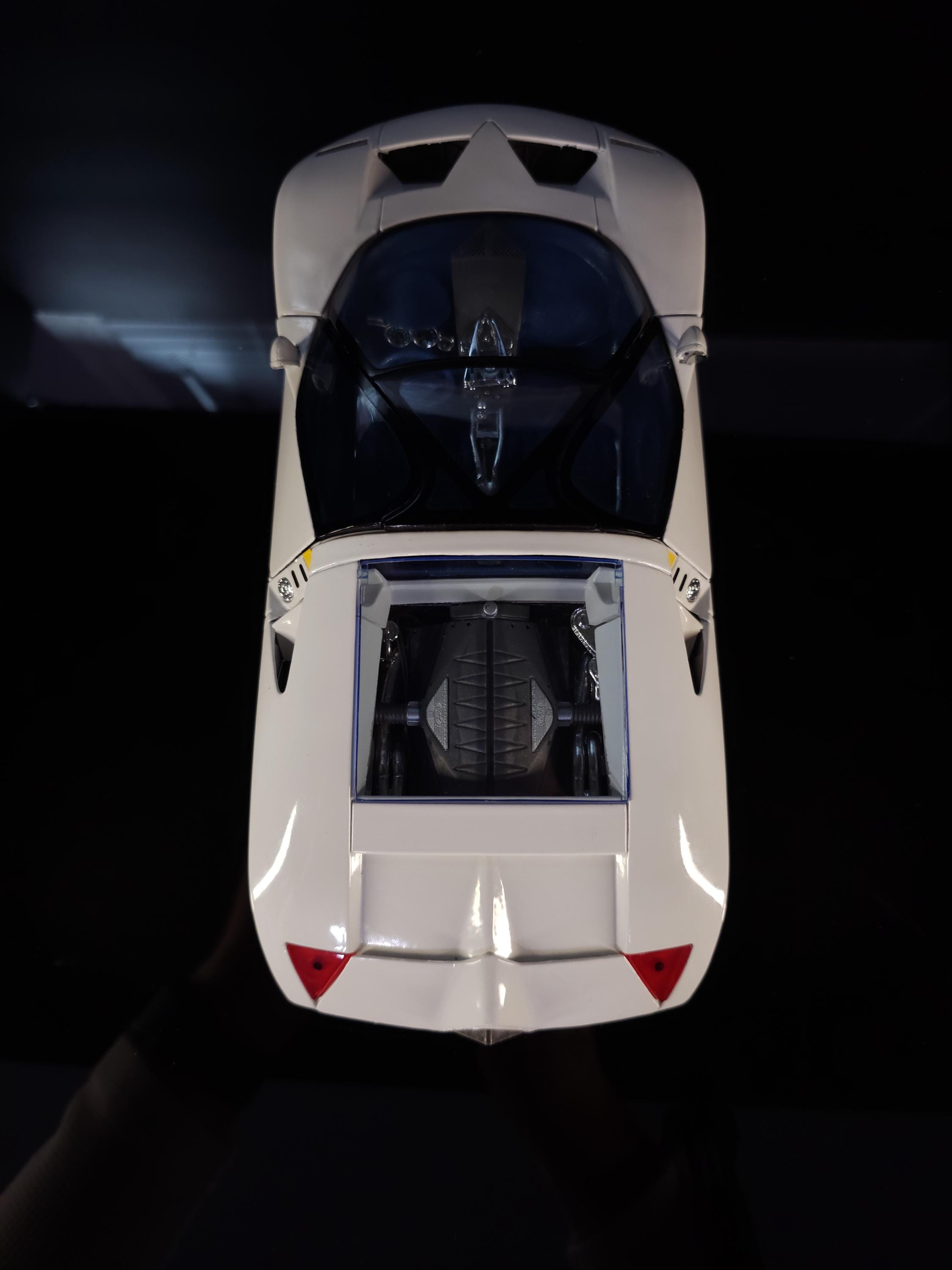 Maisto Ford GT90 Diecast Model Car, White Special Edition (1:18