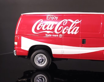 JL ジョニーライトニング フォード E-250 バン コカコーラ 1/24 Johnny Lightning Coca-cola 2004 Ford E-250 Cargo Van 1:24 Scale